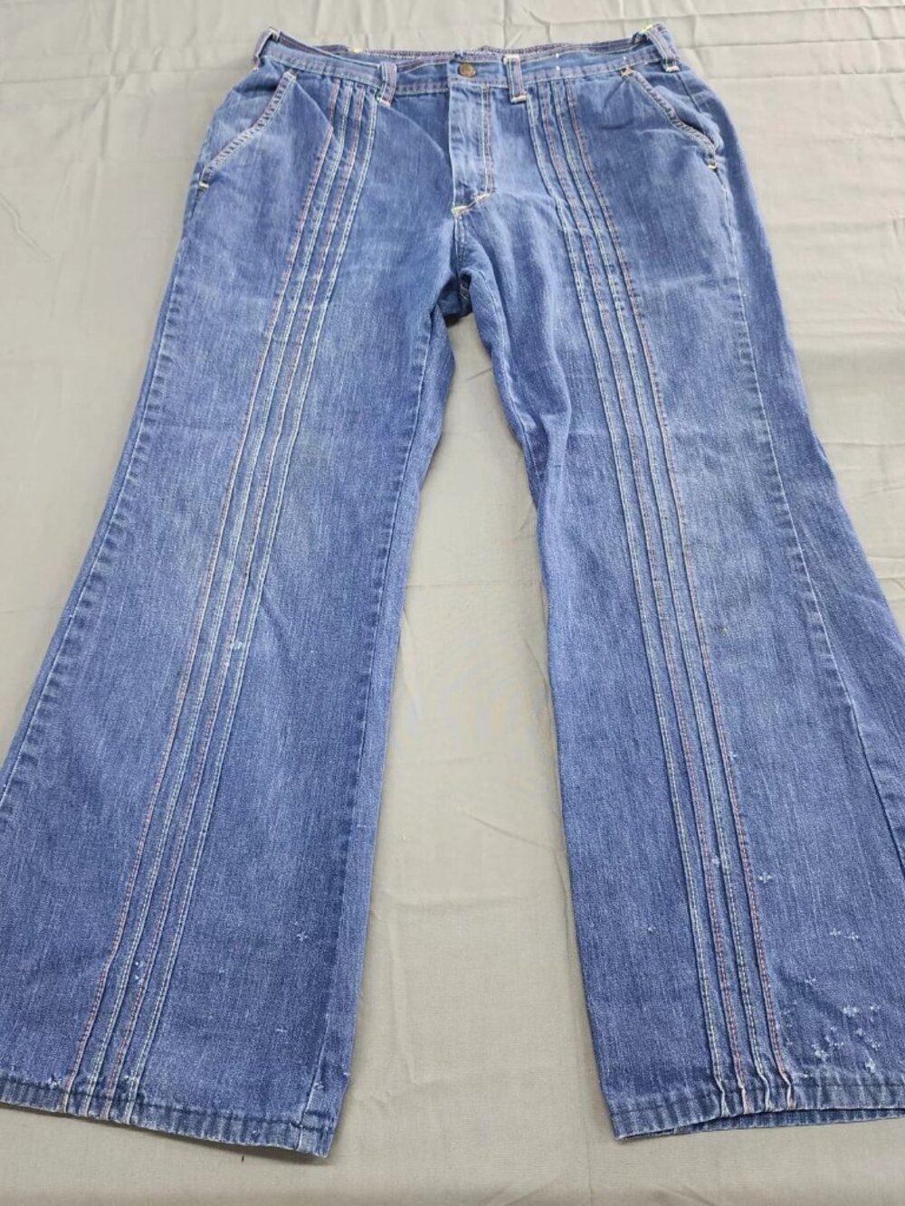 Vintage Womens Jeans Size 30x26.5 Wide Leg Mid Rise Blue Denim Contrast Stitch